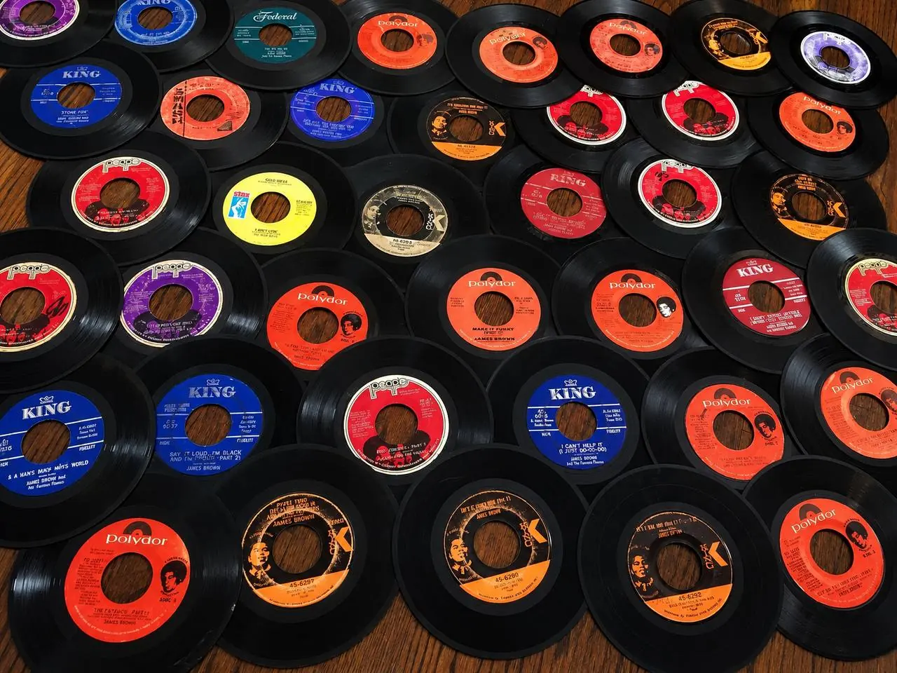 Vinyl Isn\'t Dead – It\'s Thriving in the Streaming Age